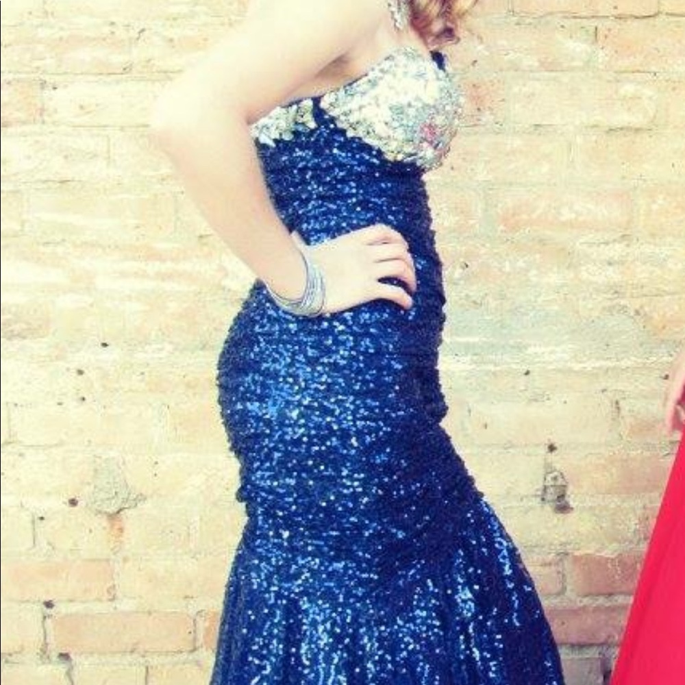 size 4 prom dress. worn for about 5 hours in total
